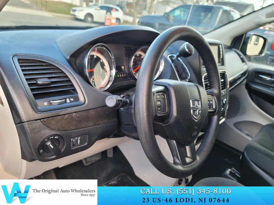 Used 2019 Dodge Grand Caravan SE w/ UConnect Hands-Free Group image 10