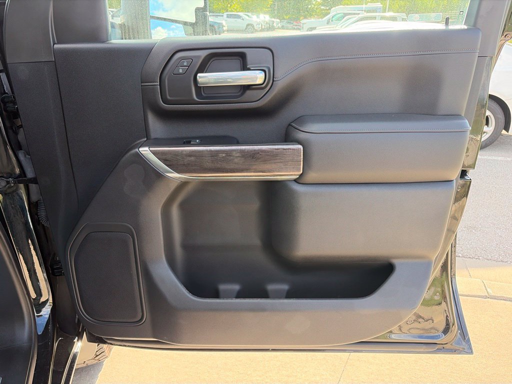 Used 2022 Chevrolet Silverado 2500 LTZ w/ Safety Package AWD/4WD image 23