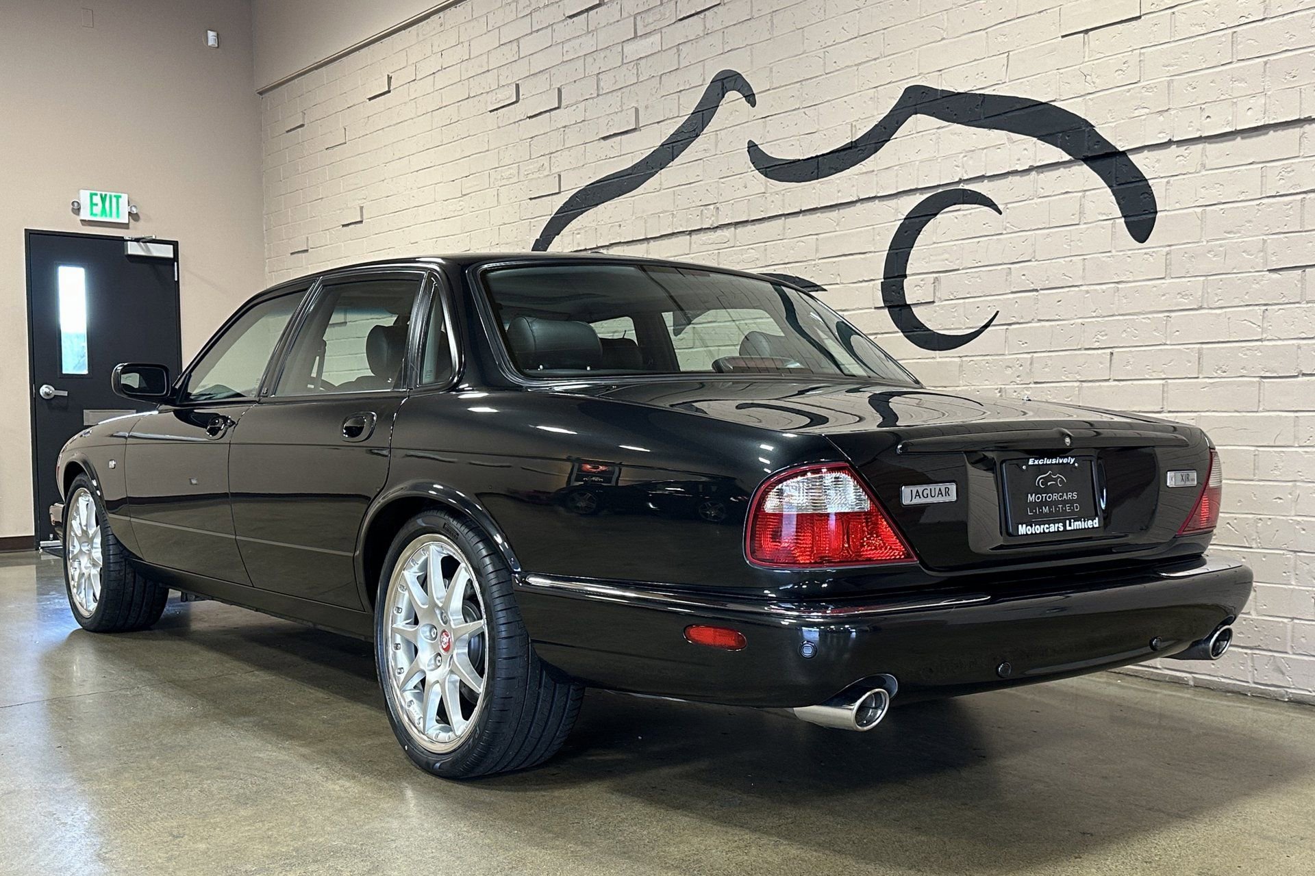 Used 2002 Jaguar XJ8 image 7