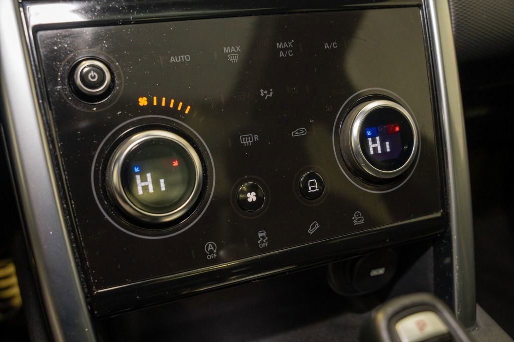 Used 2020 Land Rover Discovery Sport SE R-Dynamic image 18