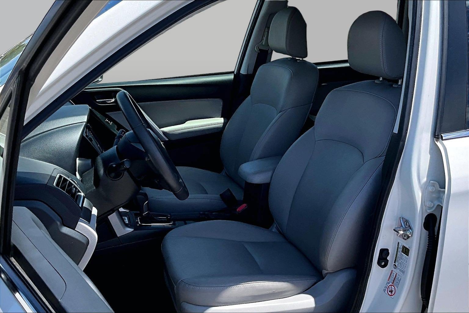 Used 2016 Subaru Forester 2.5i Touring w/ Eyesight & Navigation System AWD/4WD image 24