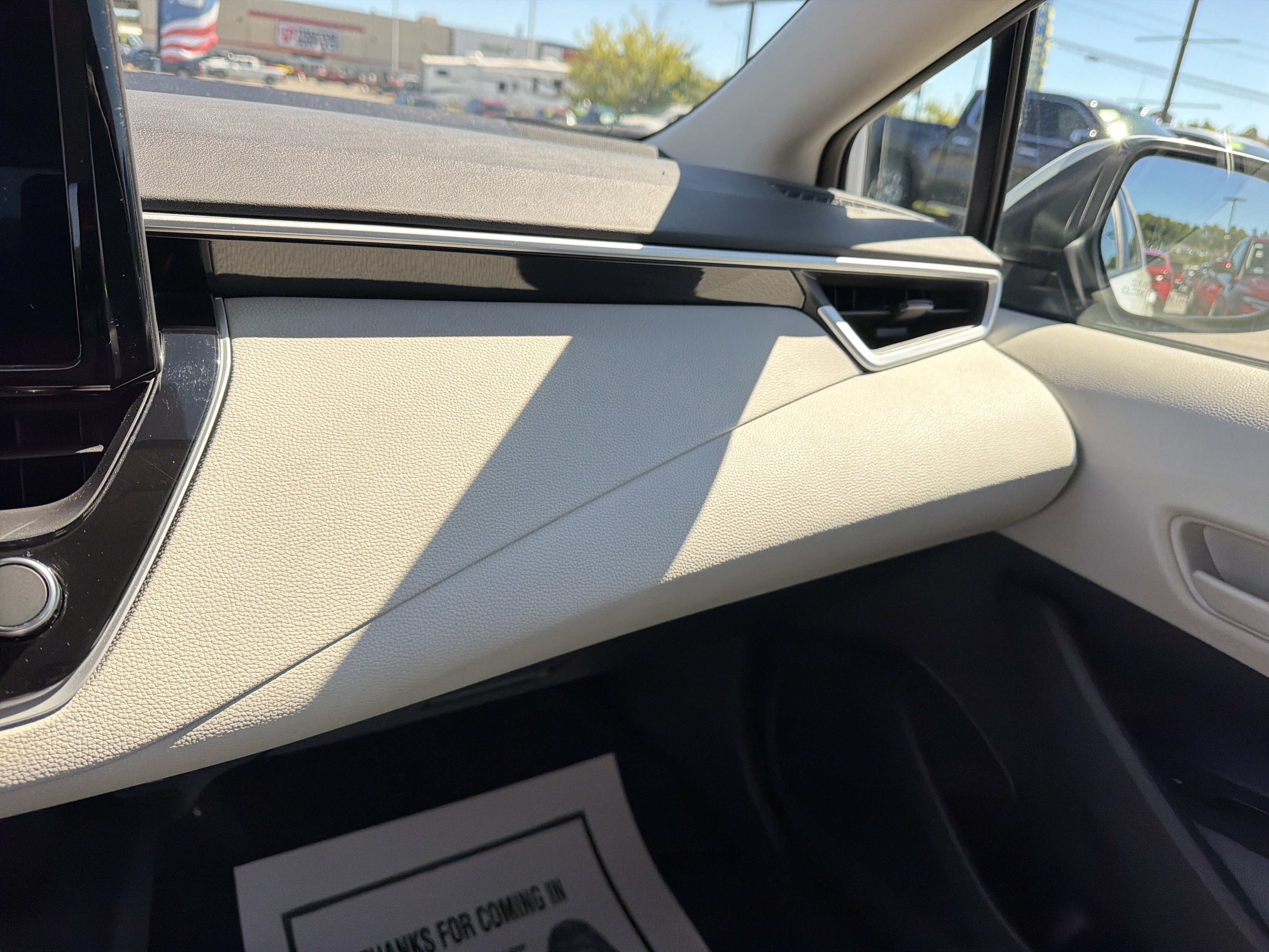 Used 2025 Toyota Corolla LE FWD image 24