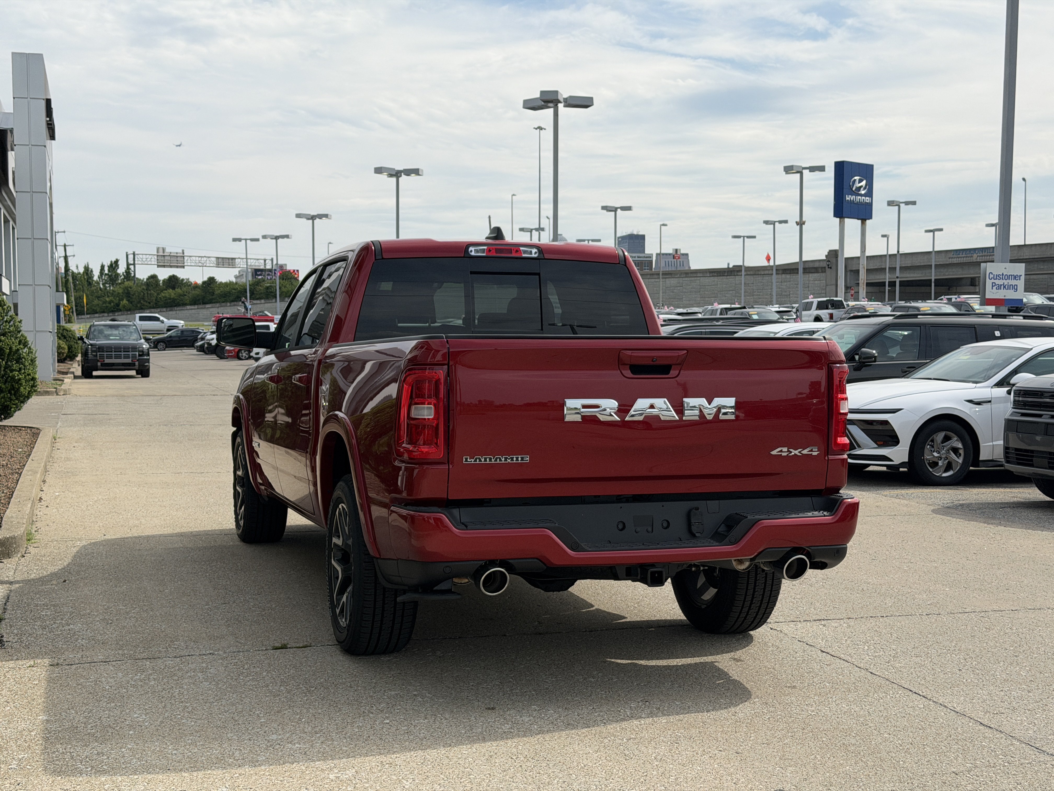 New 2026 RAM 1500 Laramie w/ Sport Appearance Package AWD/4WD image 7