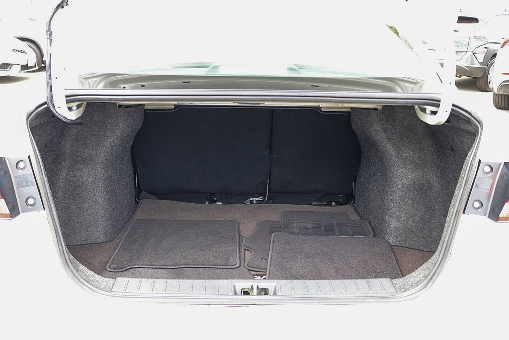 Used 2022 Nissan Versa SV FWD image 28