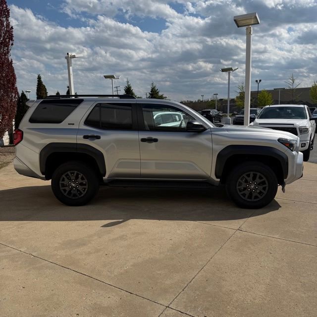 Used 2025 Toyota 4Runner SR5 AWD/4WD image 6