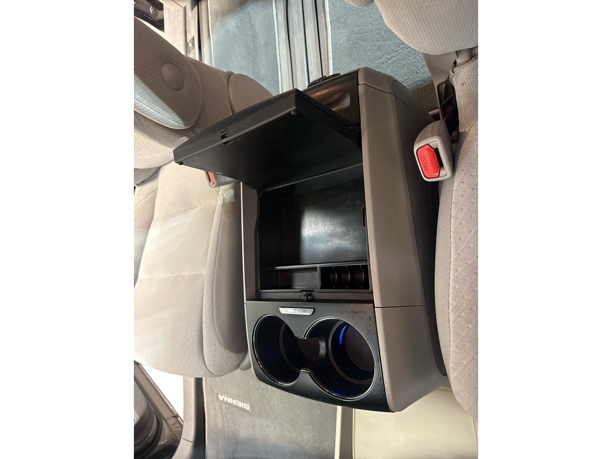 Used 2020 Toyota Sienna LE FWD image 20