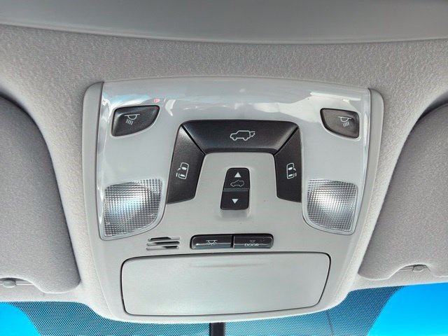 Used 2012 Toyota Sienna XLE w/ Entertainment Pkg FWD image 35