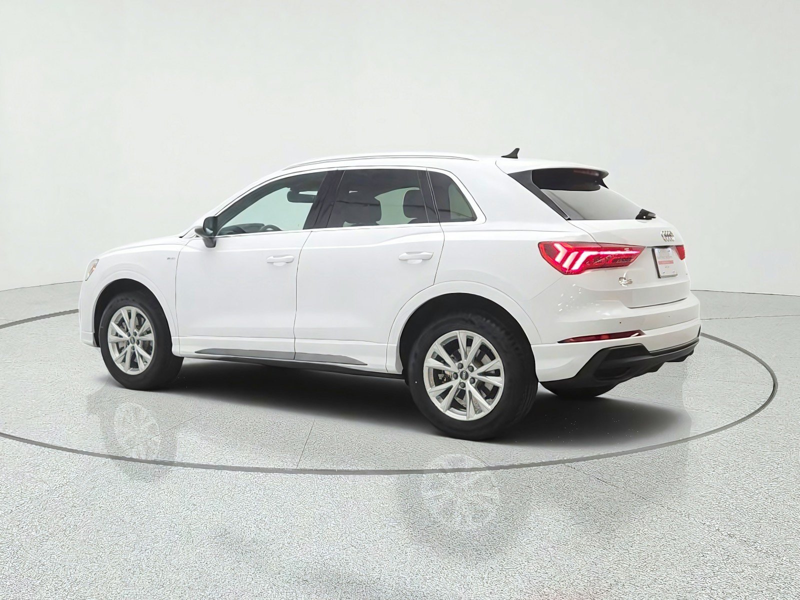 Used 2024 Audi Q3 2.0T Premium AWD/4WD image 7