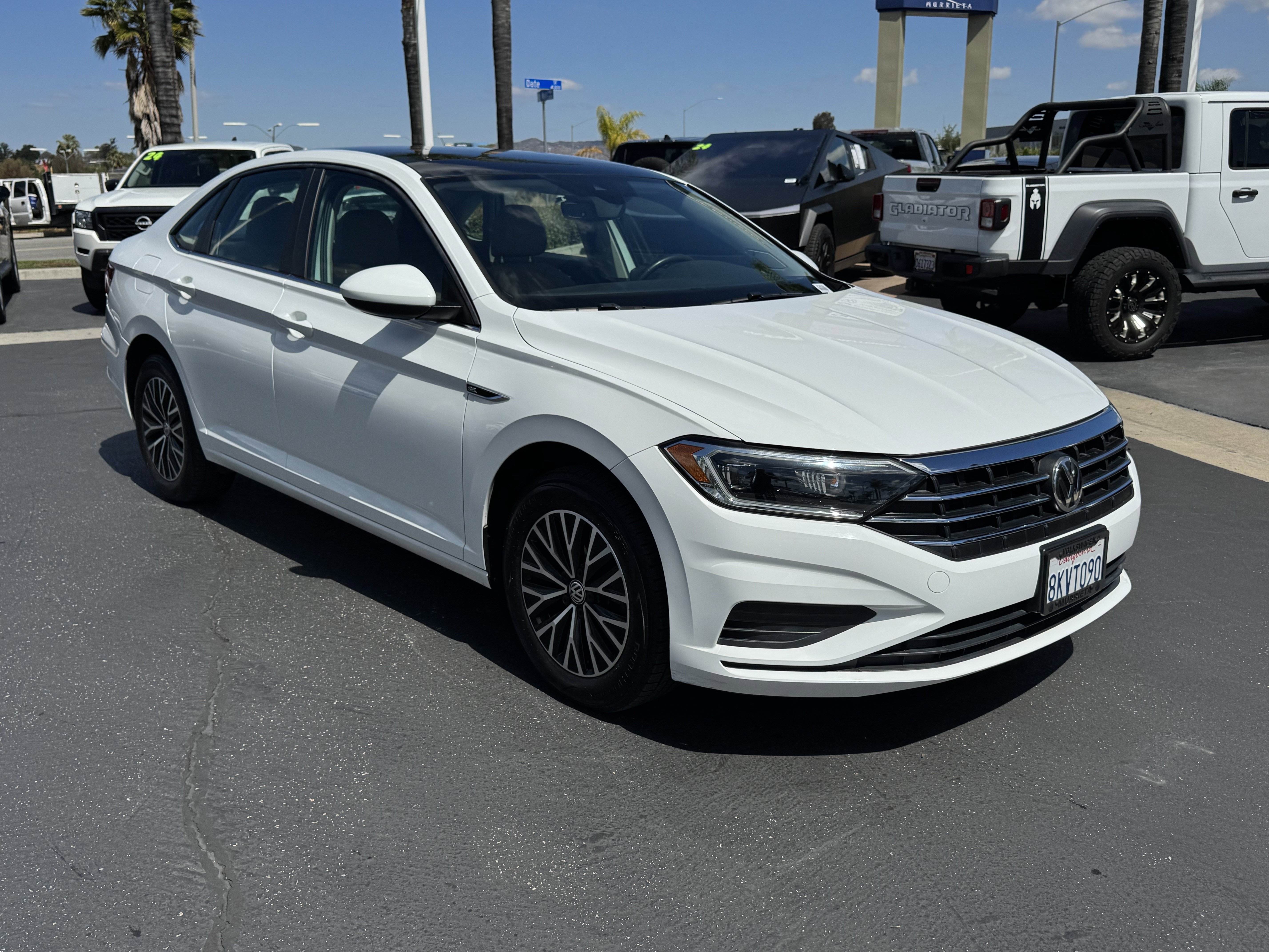 Used 2019 Volkswagen Jetta SEL image 2