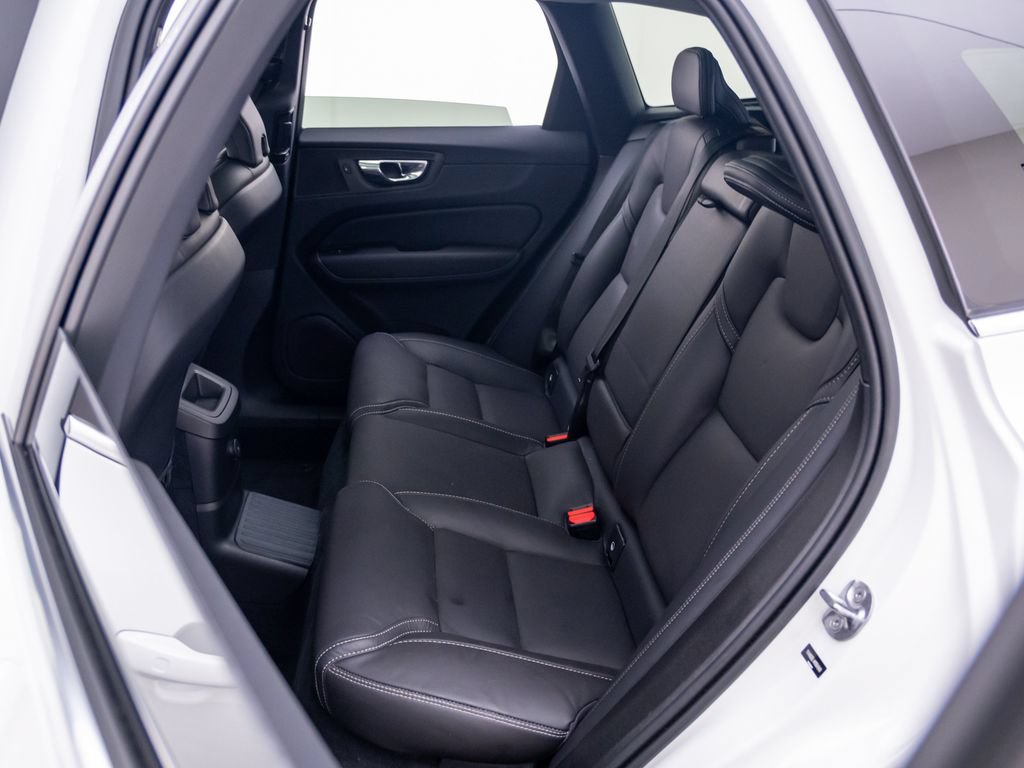 Used 2022 Volvo XC60 T8 Inscription w/ Advanced Package AWD/4WD image 18