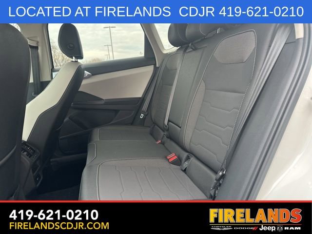 Used 2025 Volkswagen Taos SE AWD/4WD image 5