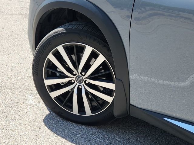 Used 2025 Nissan Pathfinder Platinum image 10