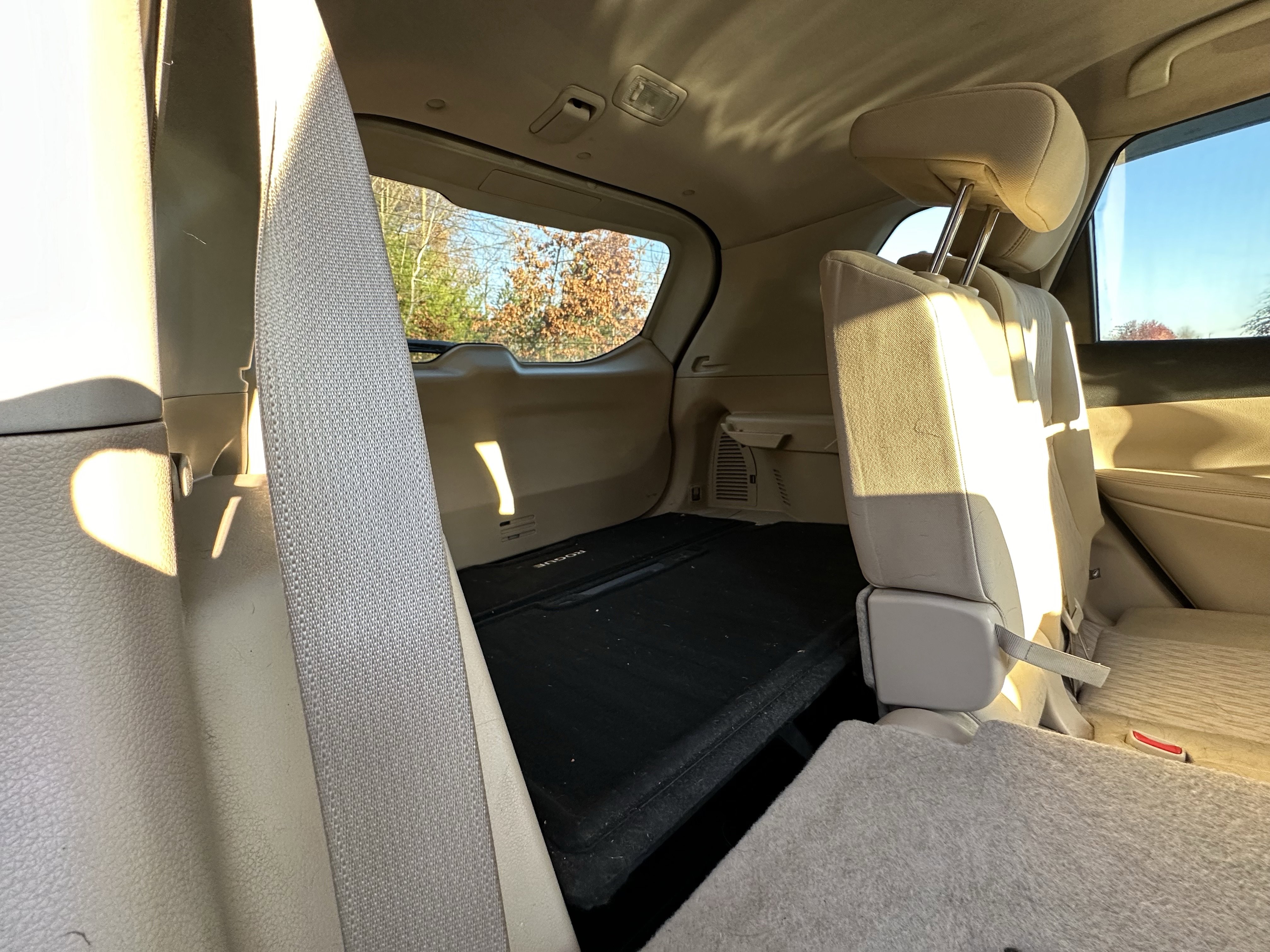 Used 2018 Nissan Rogue SV w/ Premium Package image 31