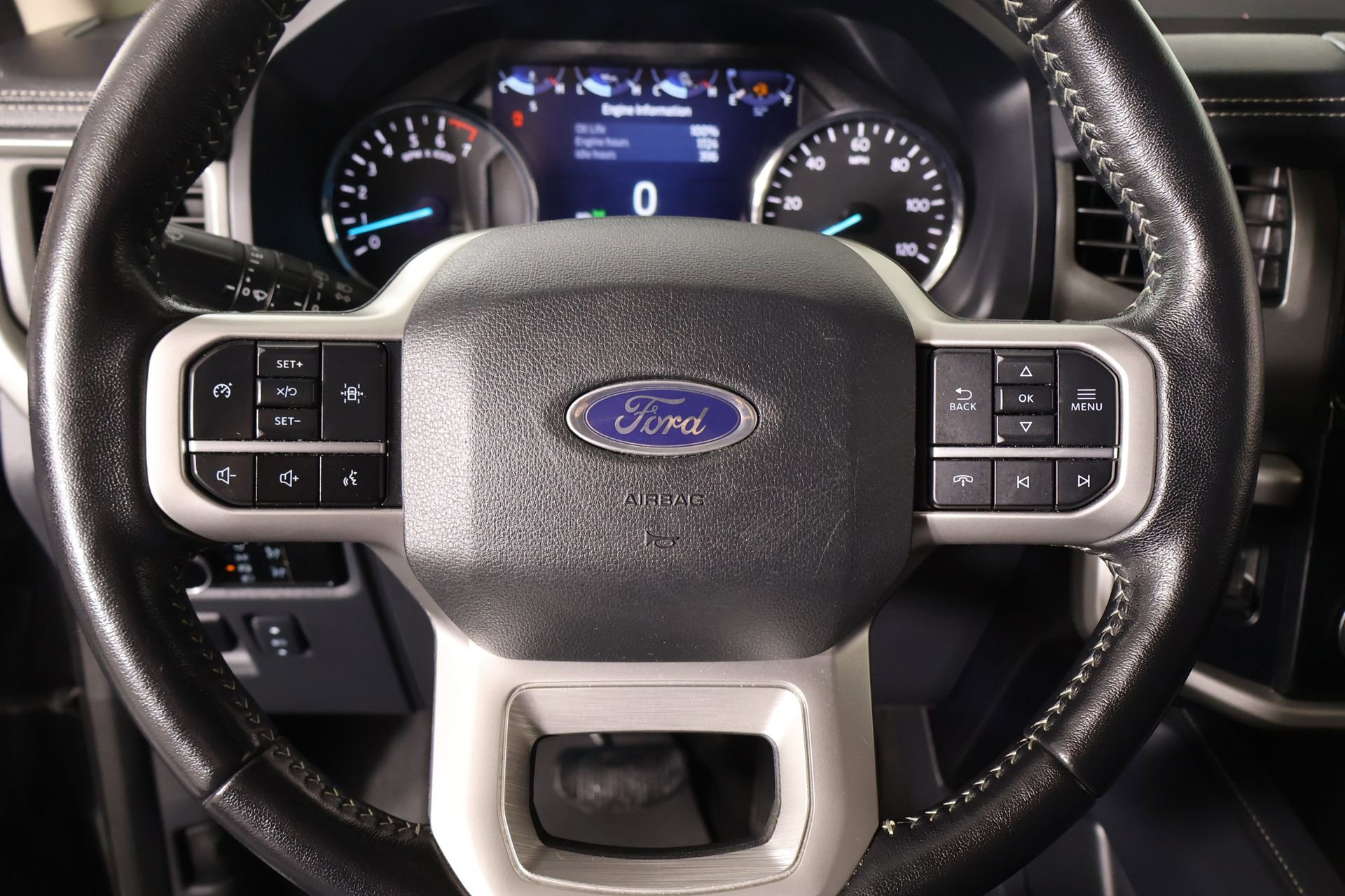 Used 2024 Ford Expedition Max XLT image 3