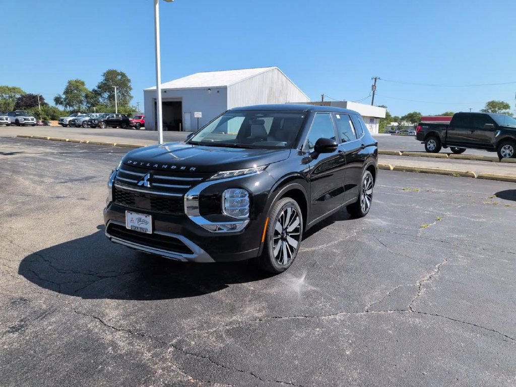 New 2026 Mitsubishi Outlander SE AWD/4WD image 2