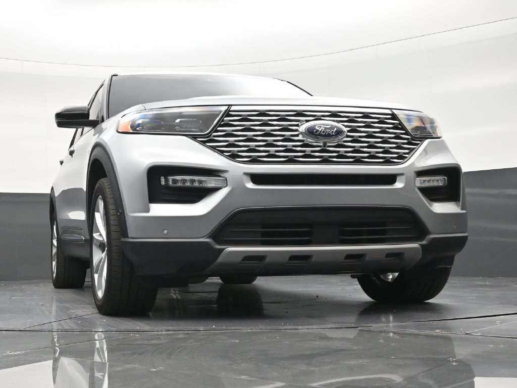 Used 2022 Ford Explorer Platinum w/ Equipment Group 601A AWD/4WD image 26