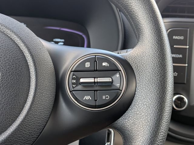 Used 2025 Kia Soul LX w/ LX Technology Package FWD image 26