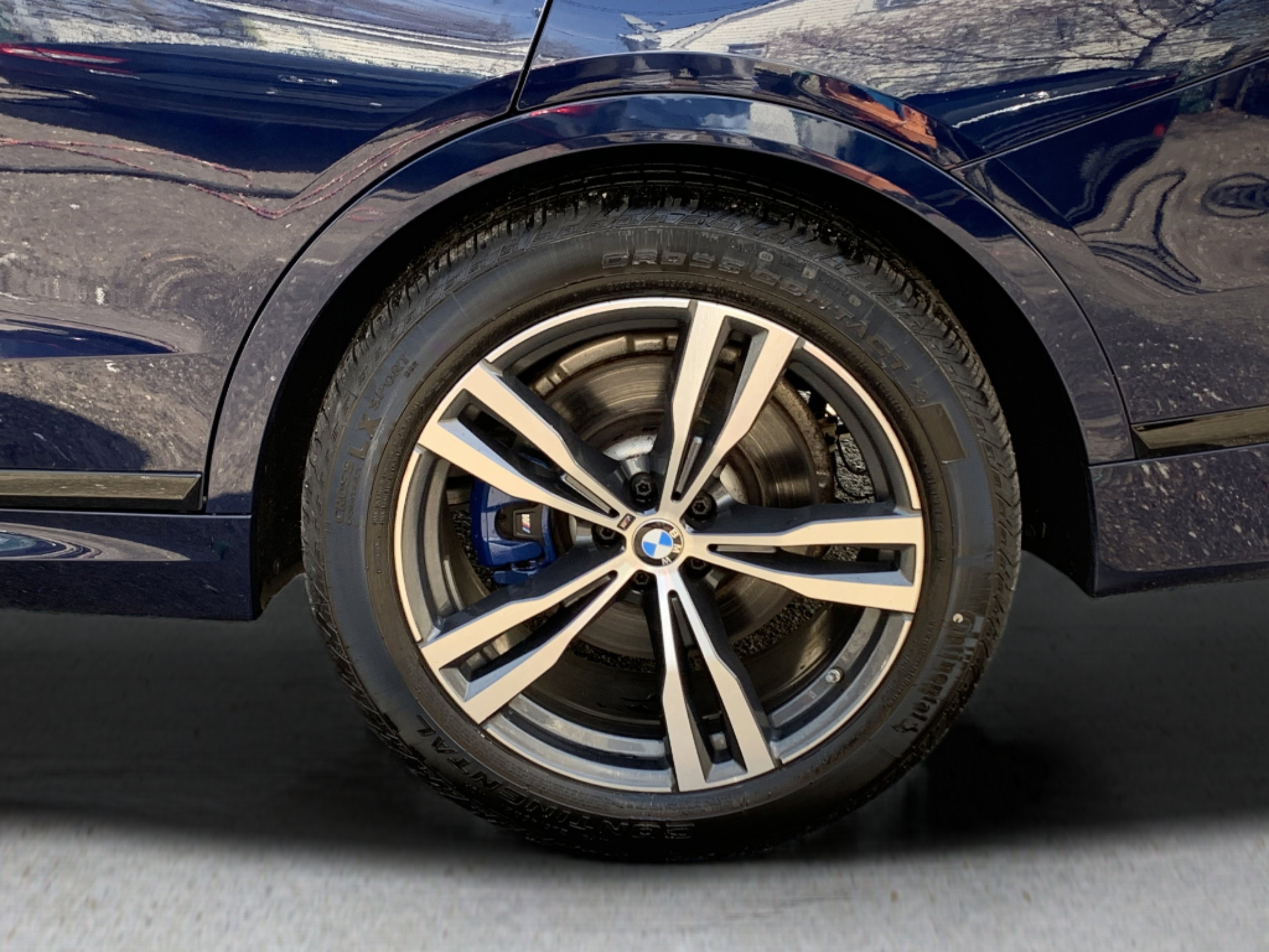 Used 2022 BMW X7 xDrive40i w/ M Sport Package image 14