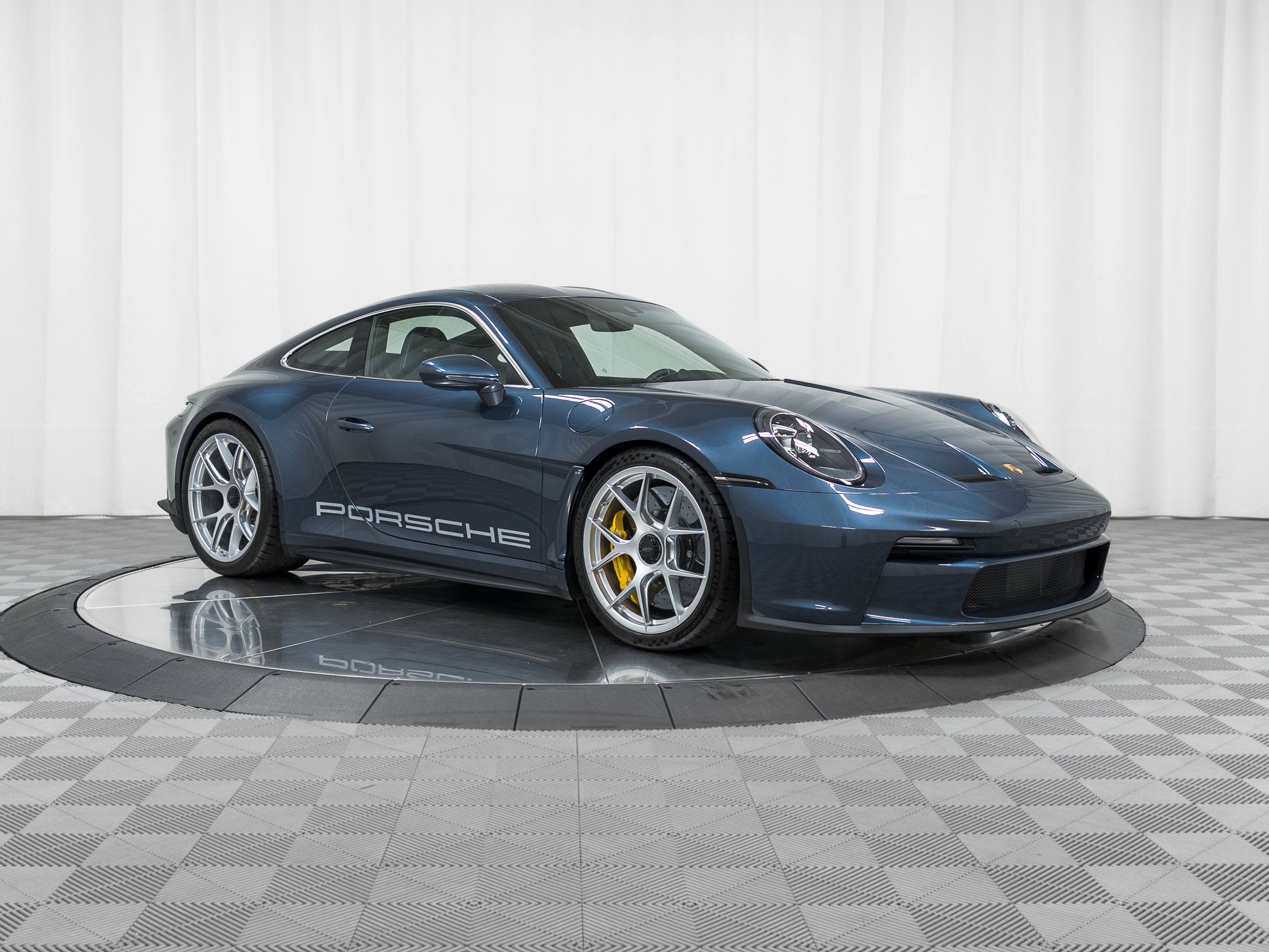 Used 2024 Porsche 911 GT3 RS RWD image 9