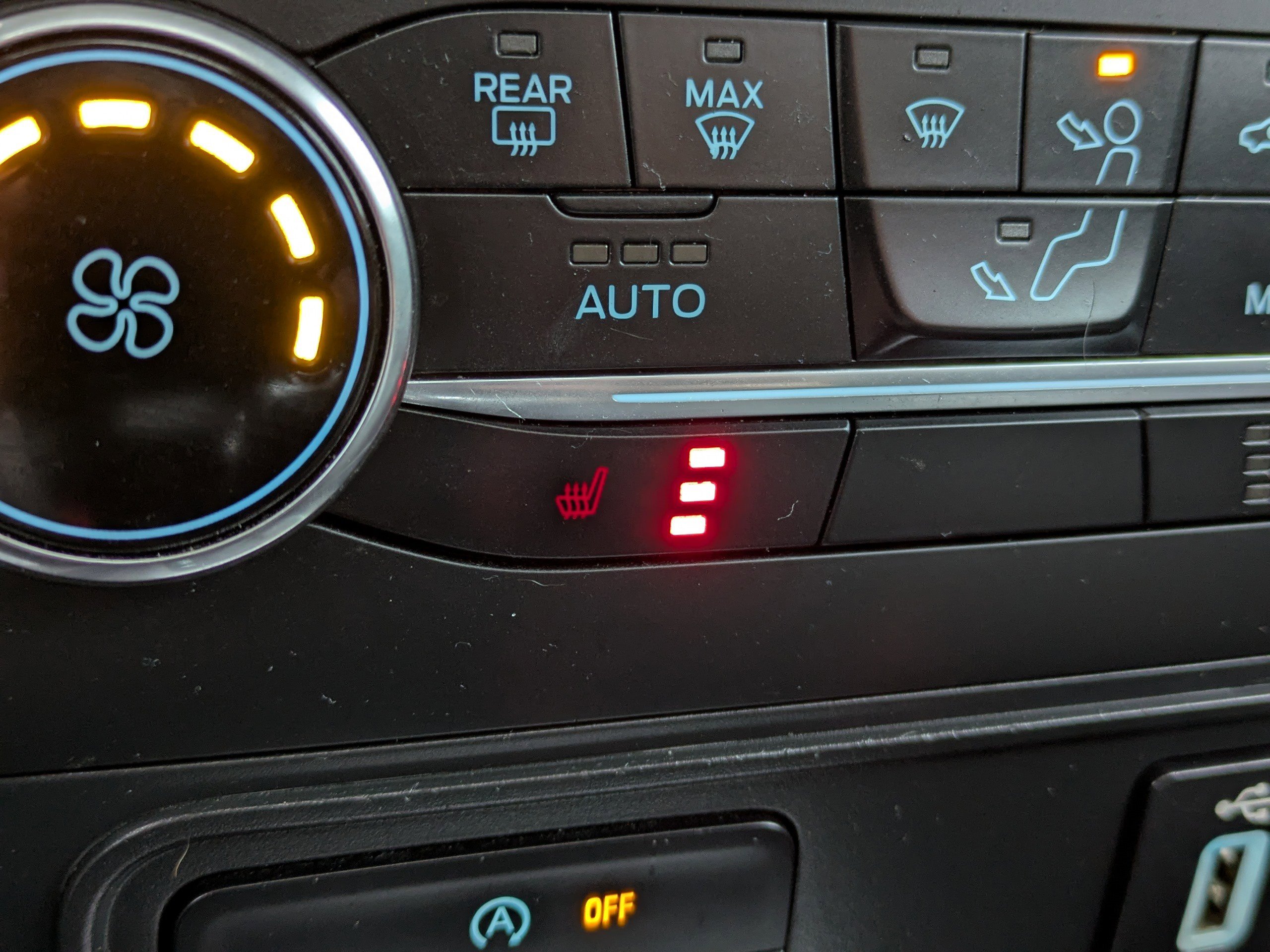 Used 2020 Ford EcoSport SE w/ SE Convenience Package image 24