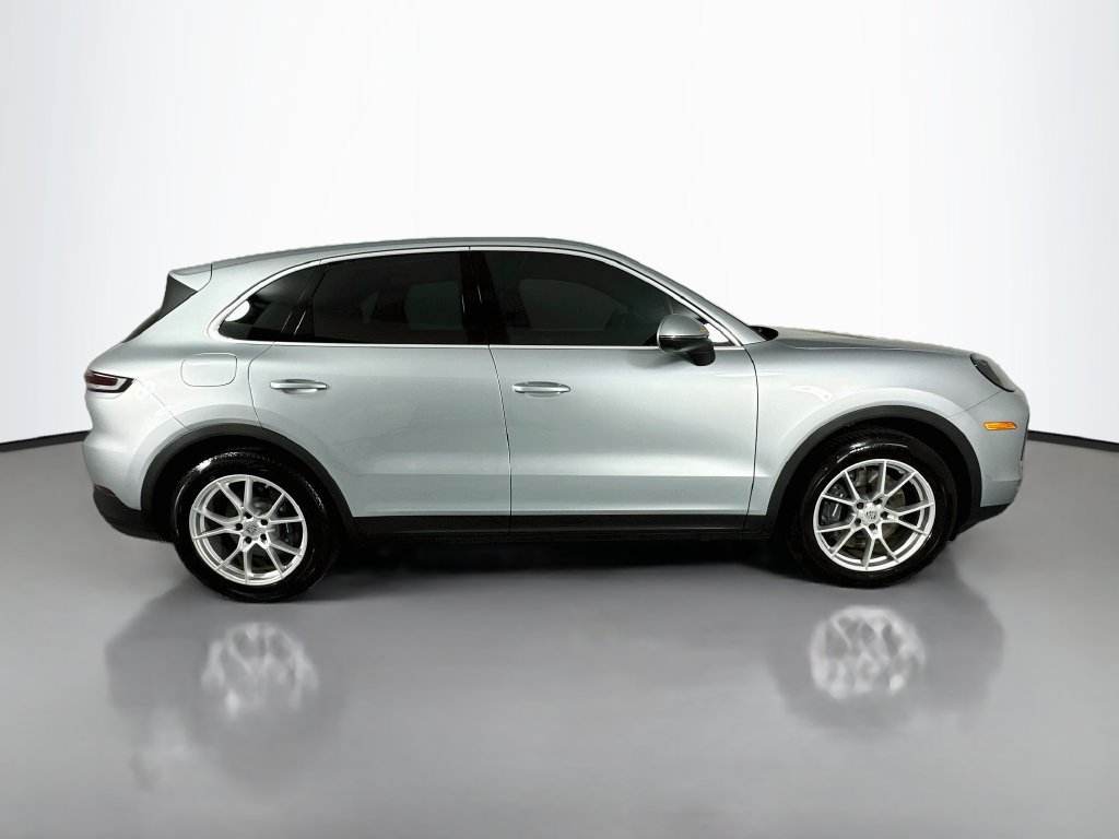 Certified 2024 Porsche Cayenne AWD/4WD image 8
