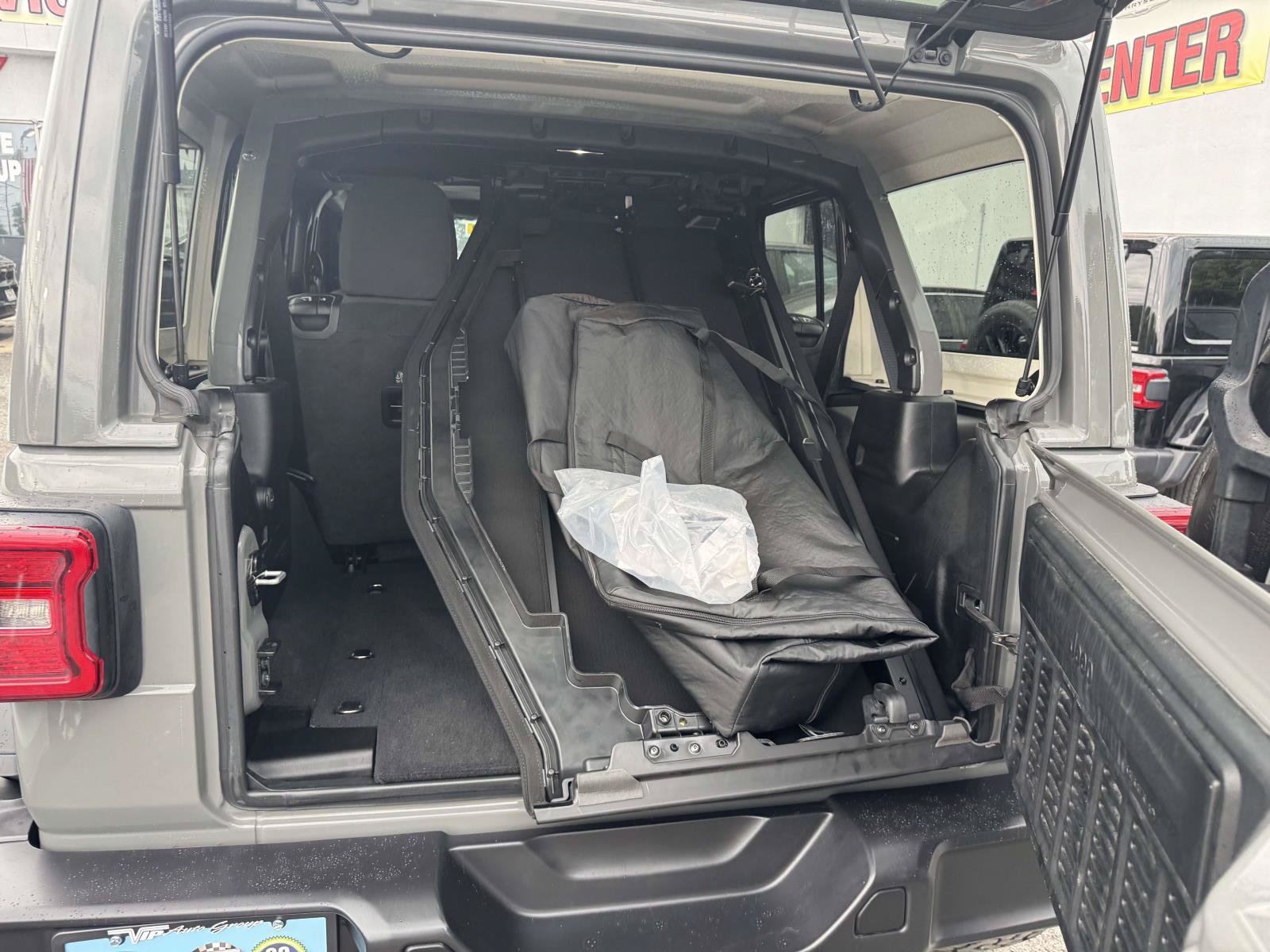 Used 2022 Jeep Wrangler Unlimited Sport AWD/4WD image 15