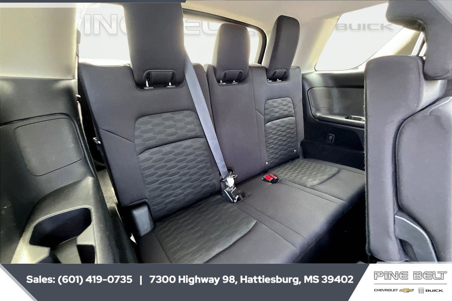 Used 2025 Nissan Pathfinder SV image 21