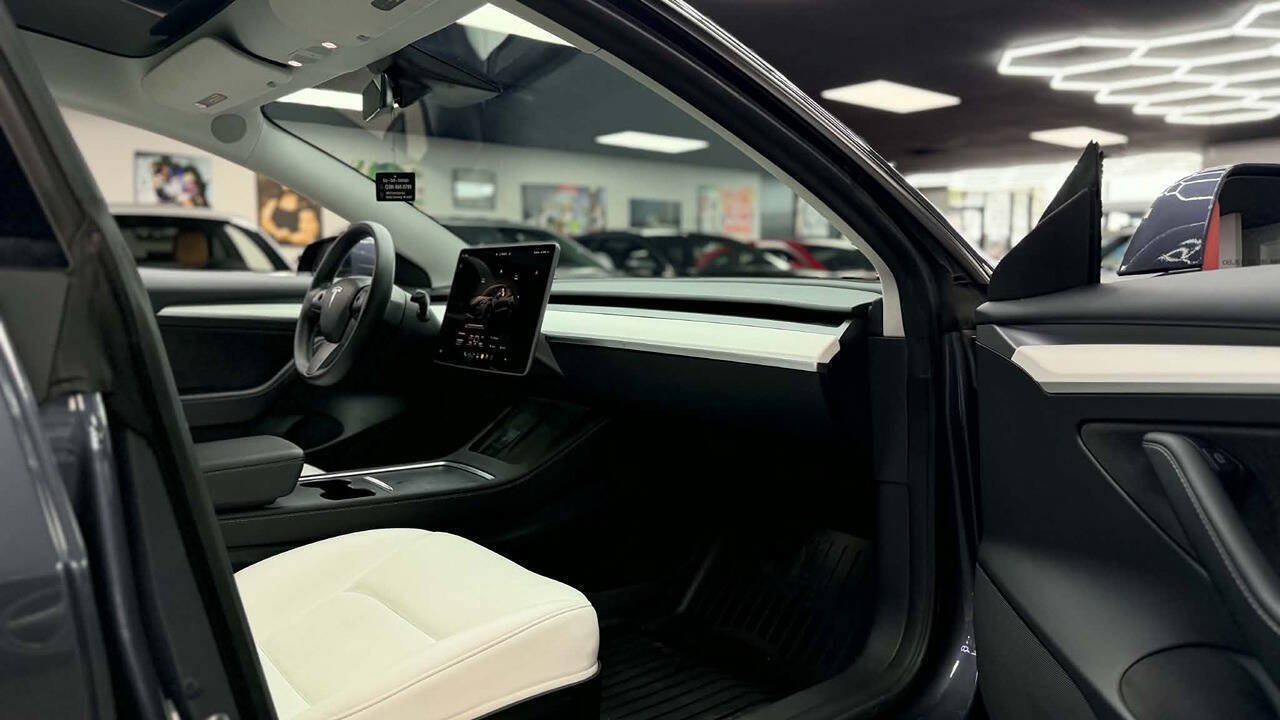 Used 2023 Tesla Model 3 Long Range AWD/4WD image 11