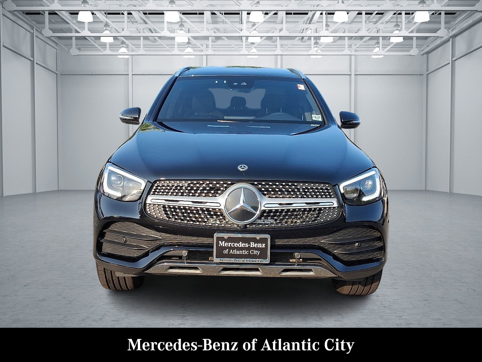 Used 2022 Mercedes-Benz GLC 300 4MATIC SUV image 2