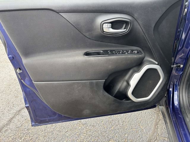 Used 2018 Jeep Renegade Latitude image 8