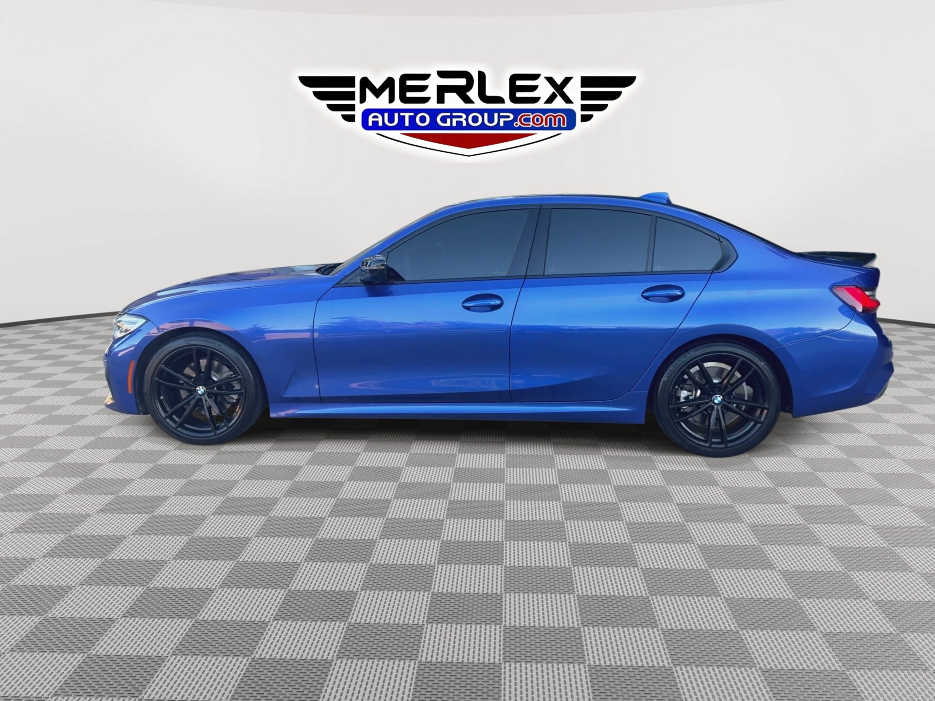 Used 2020 BMW 330i Sedan w/ M Sport Package RWD image 5