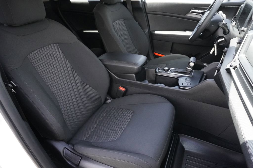 Used 2023 Kia Sportage LX AWD/4WD image 24