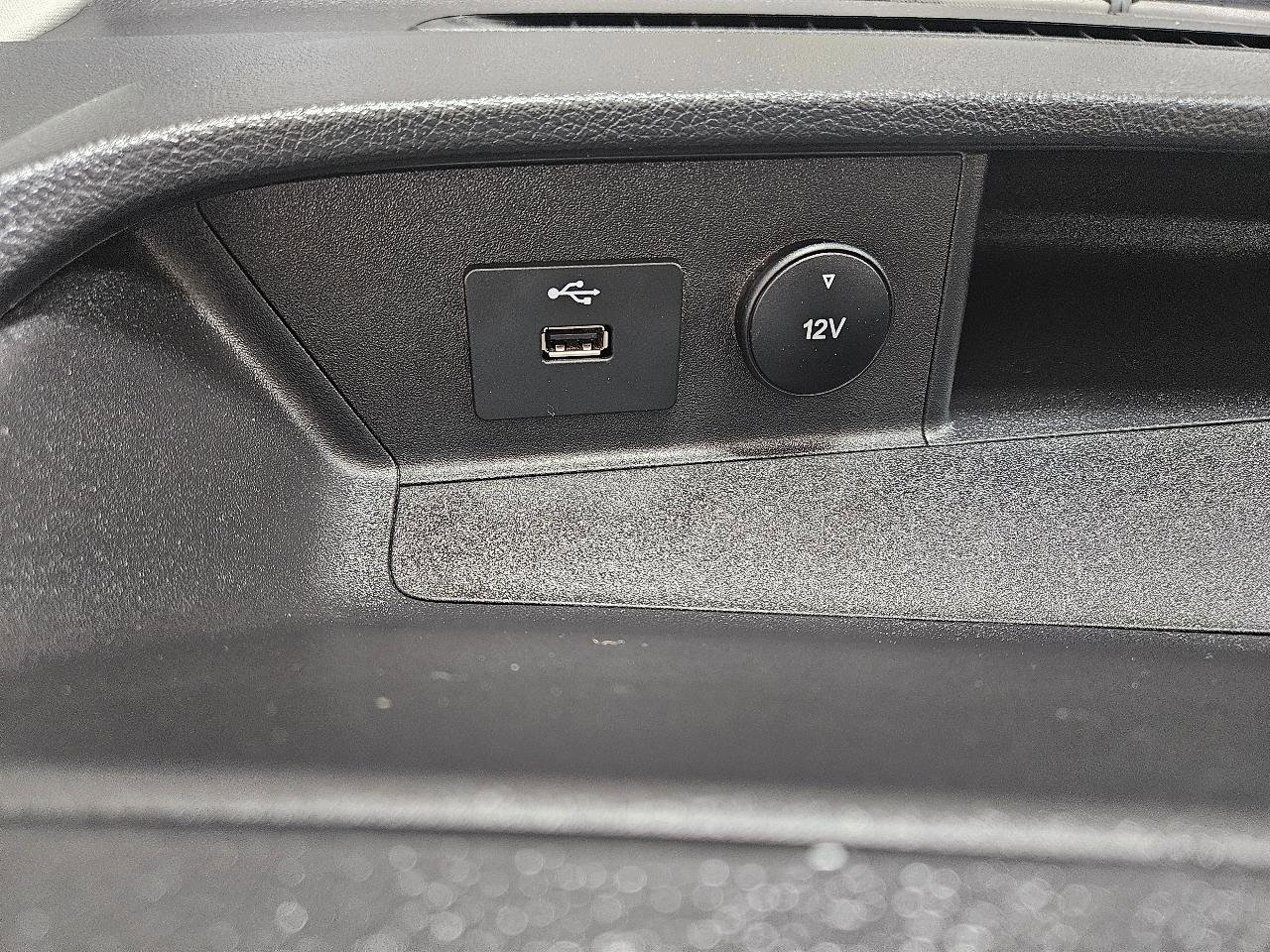 Used 2024 Ford Transit 250 Low Roof w/ Exterior Upgrade Package image 17