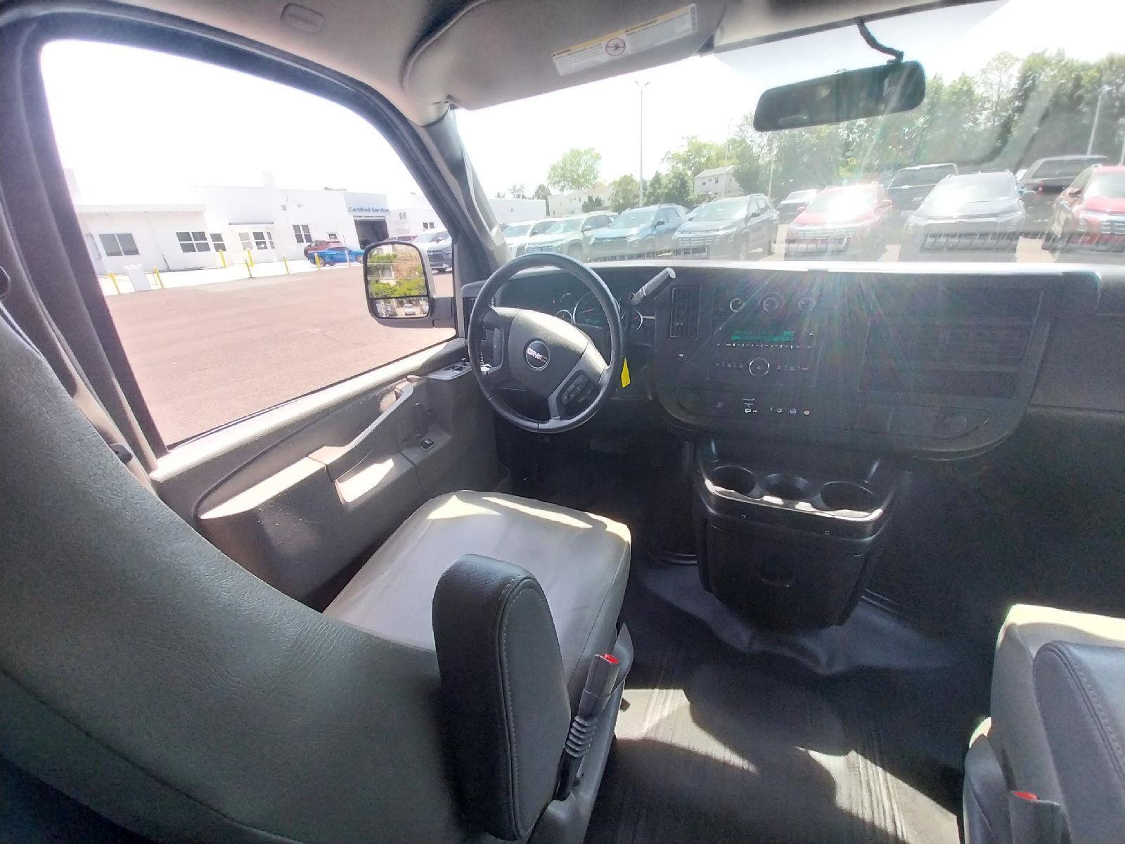 Used 2023 GMC Savana 3500 LS image 12