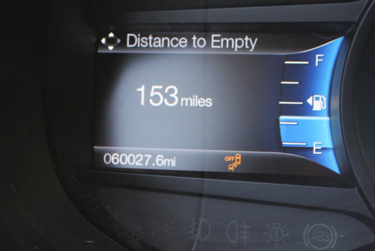 Used 2017 Ford Edge Titanium w/ Equipment Group 301A FWD image 8