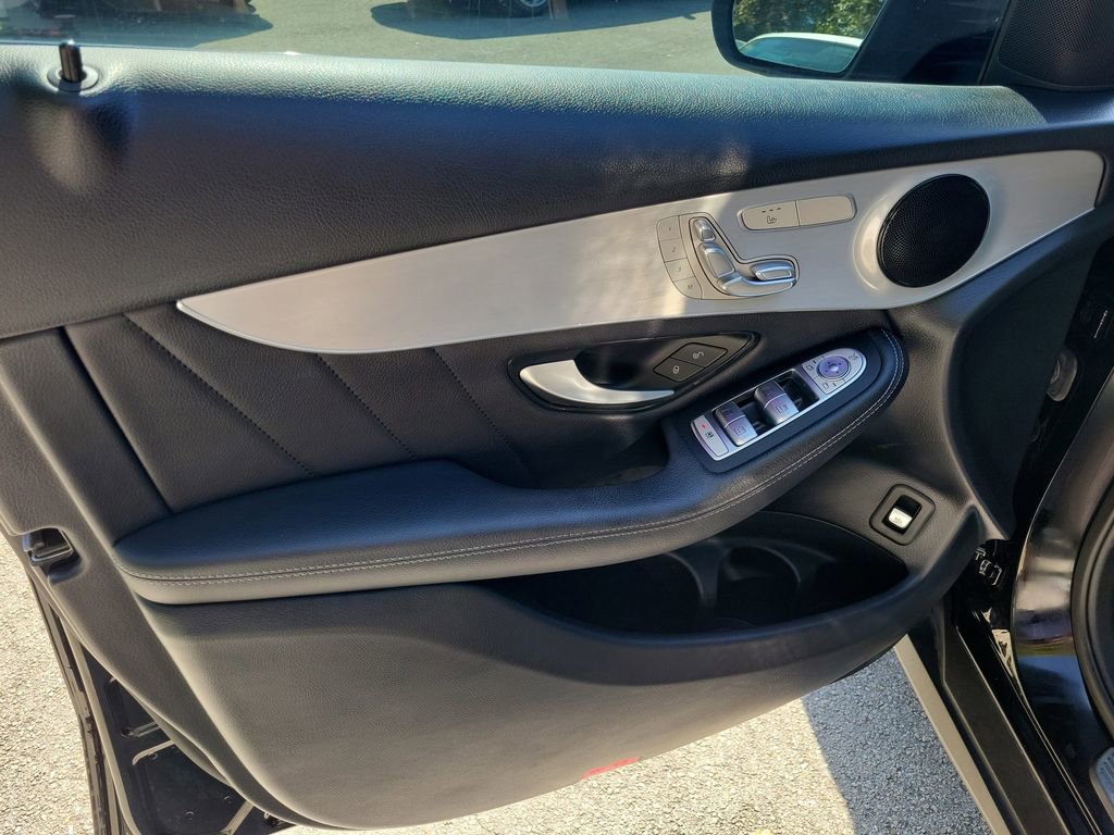 Used 2022 Mercedes-Benz GLC 300 image 22