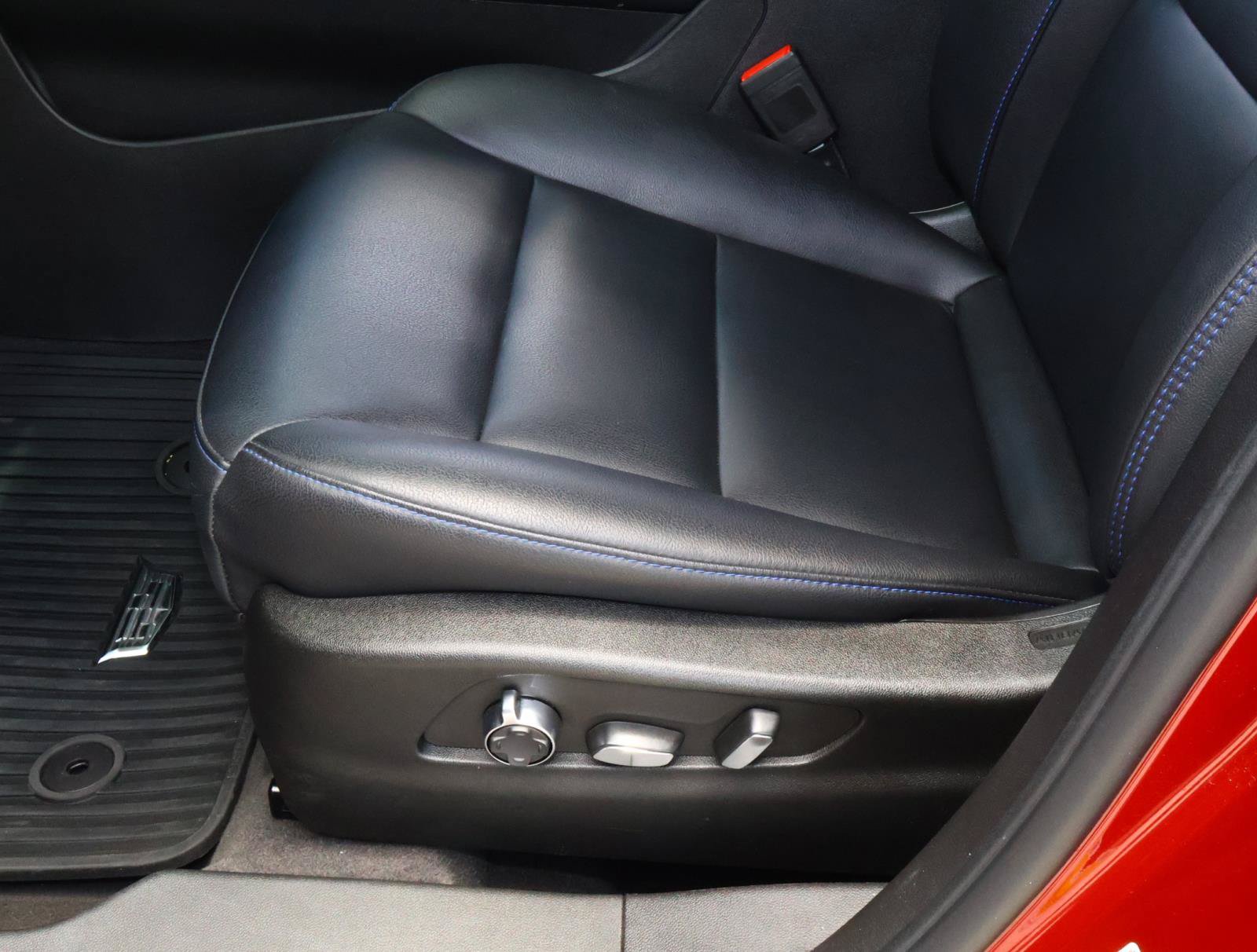 Used 2024 Cadillac XT4 Sport w/ Cold Weather Package FWD image 20
