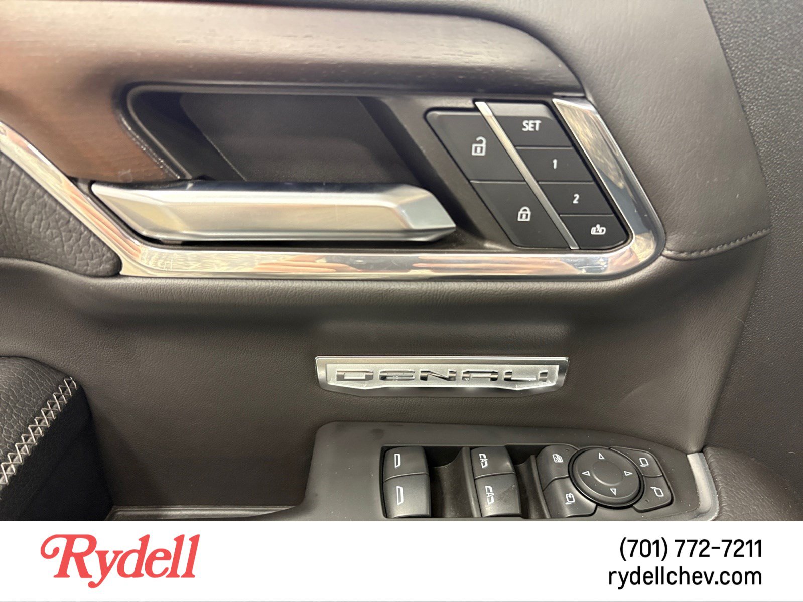 Used 2024 GMC Sierra 1500 Denali AWD/4WD image 11
