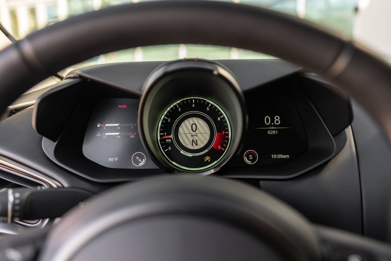 Used 2021 Aston Martin V8 Vantage Coupe RWD image 19