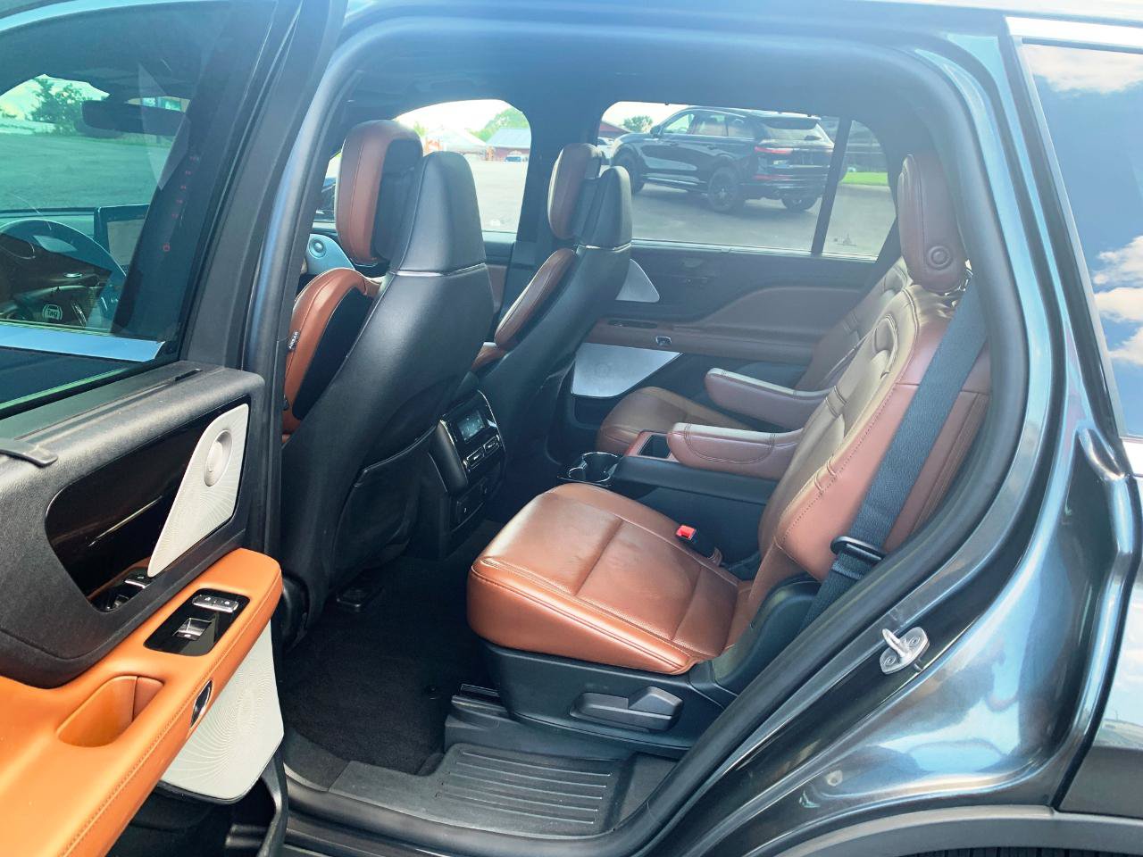 Used 2020 Lincoln Aviator Reserve w/ Equipment Group 201A AWD/4WD image 9
