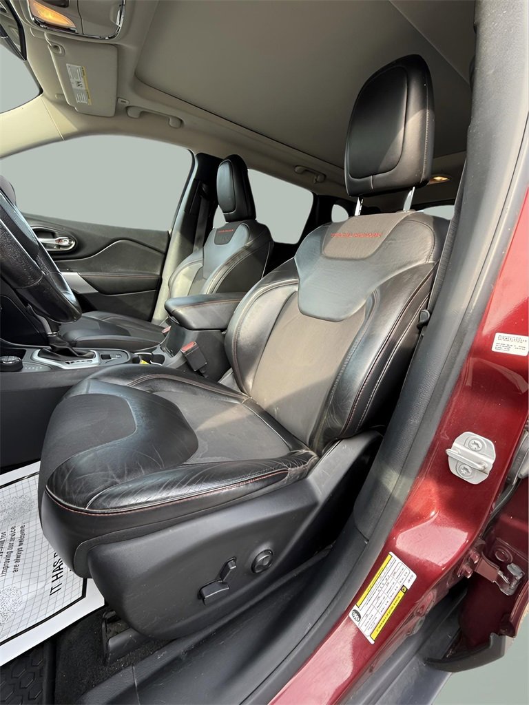 Used 2018 Jeep Cherokee Trailhawk w/ Comfort/Convenience Group image 20