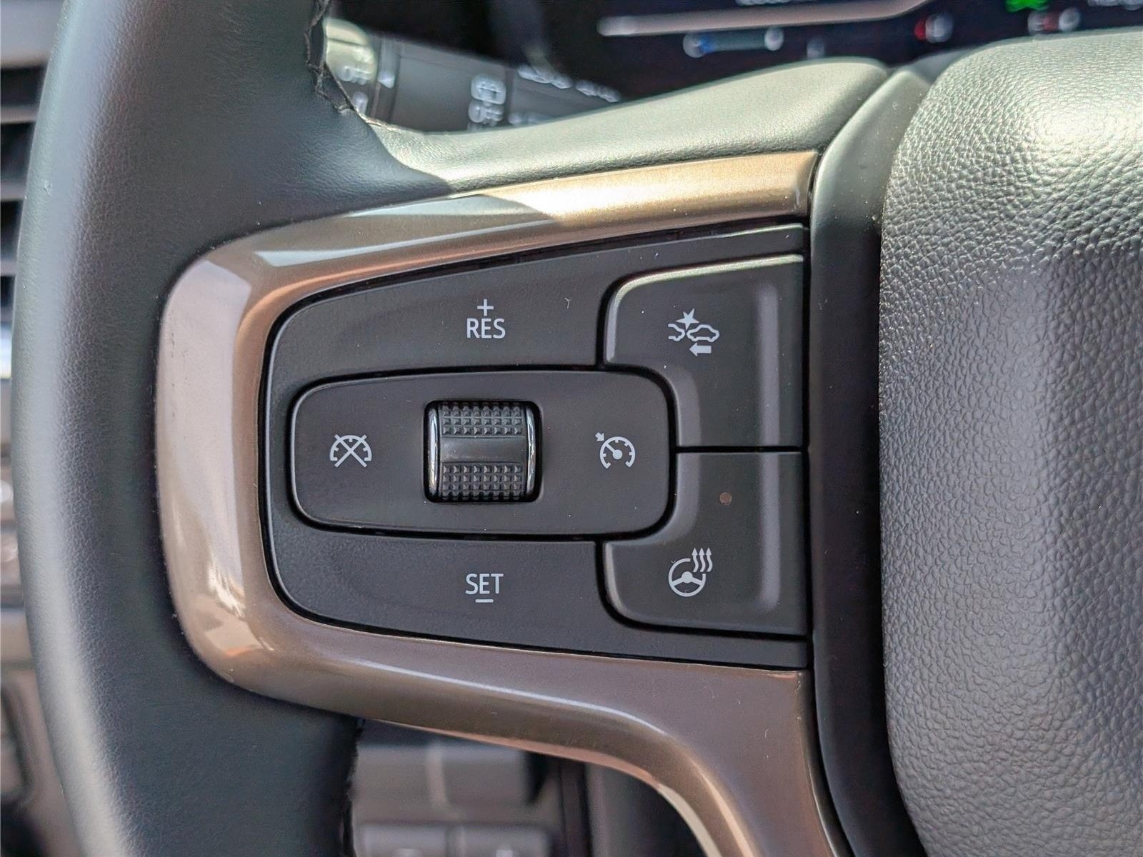 Used 2024 Chevrolet Suburban High Country AWD/4WD image 28