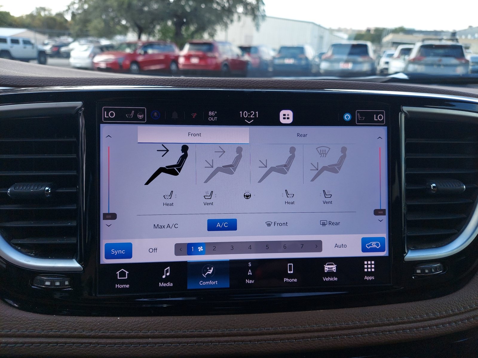 Used 2021 Chrysler Pacifica Limited w/ Uconnect Theater Family Group AWD/4WD image 18