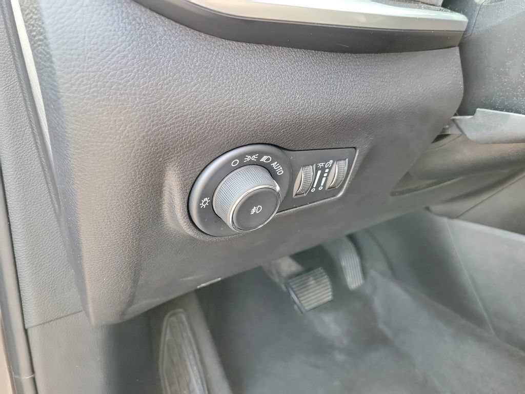 Used 2024 Jeep Compass Latitude AWD/4WD image 25