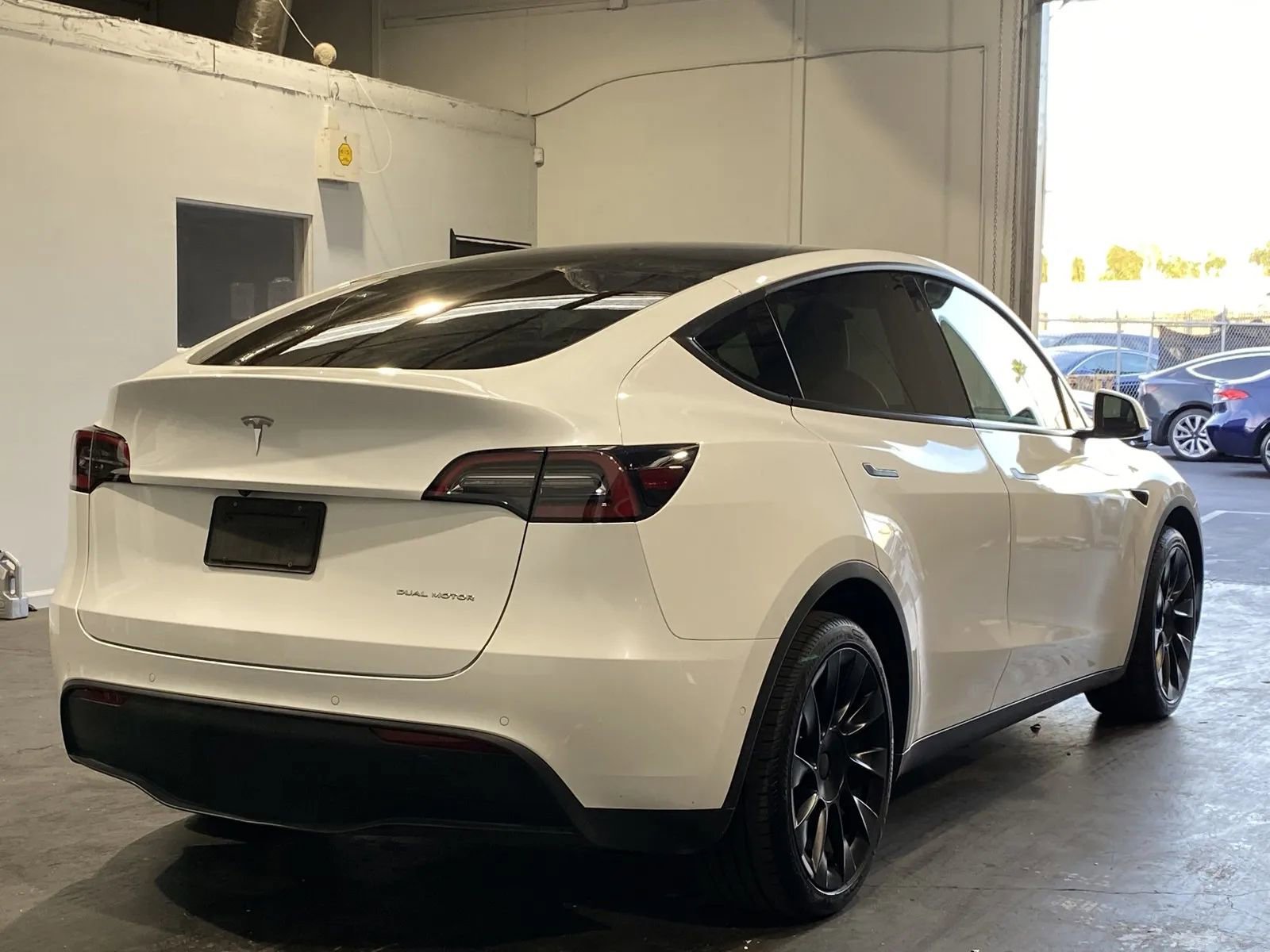 Used 2021 Tesla Model Y Long Range image 4