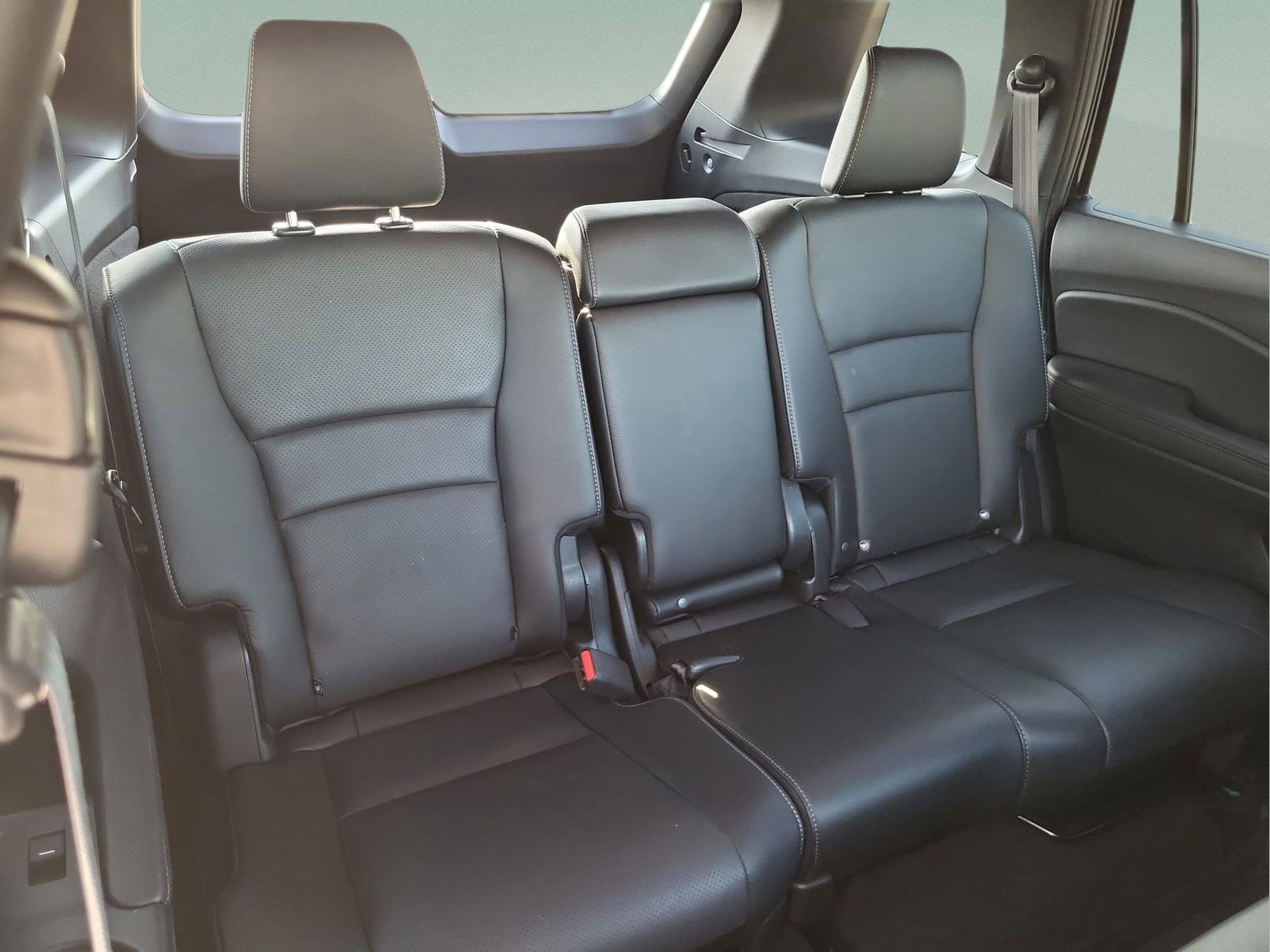 Certified 2025 Honda Passport EX-L image 18