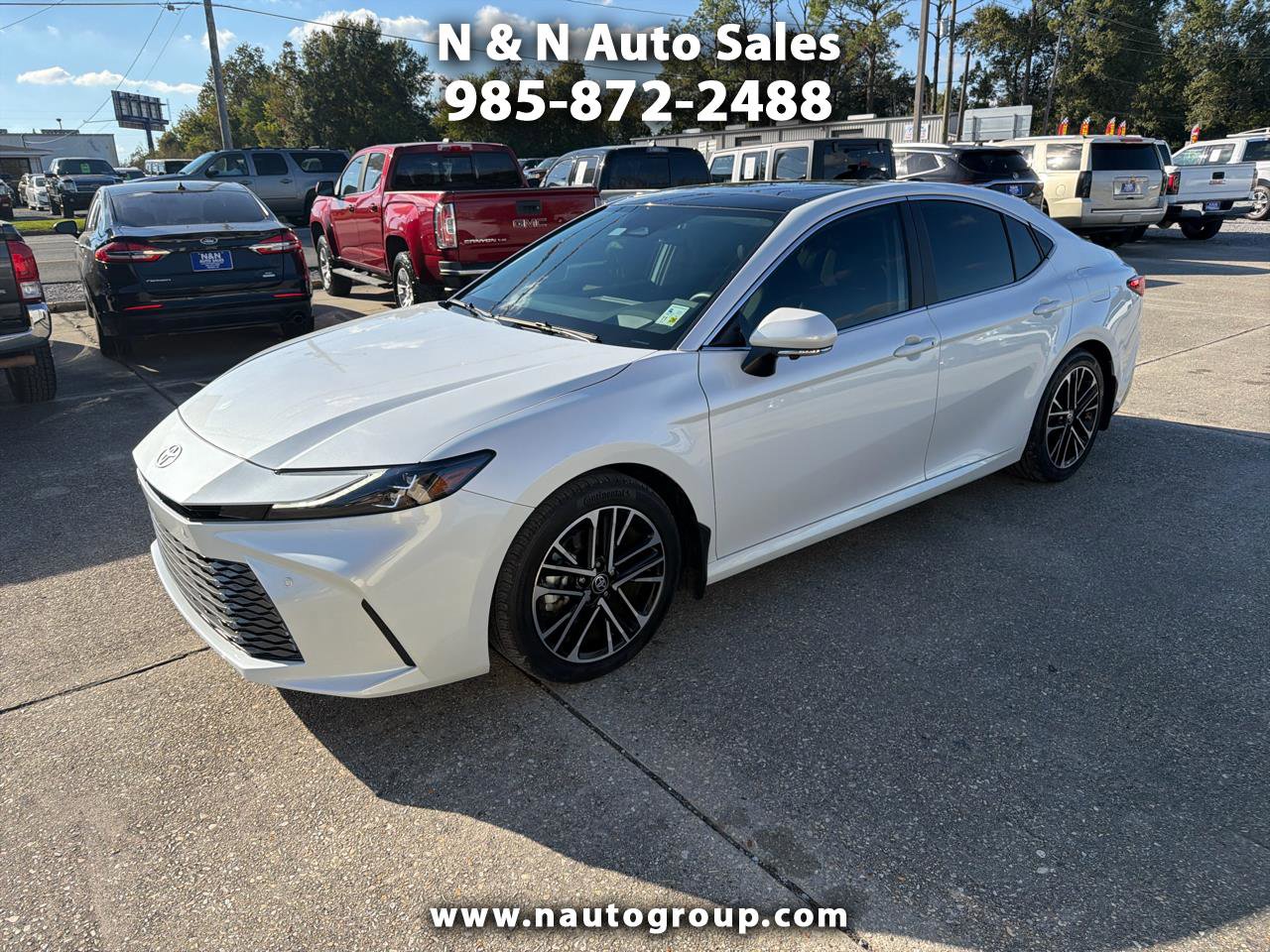 Used 2025 Toyota Camry XLE image 1
