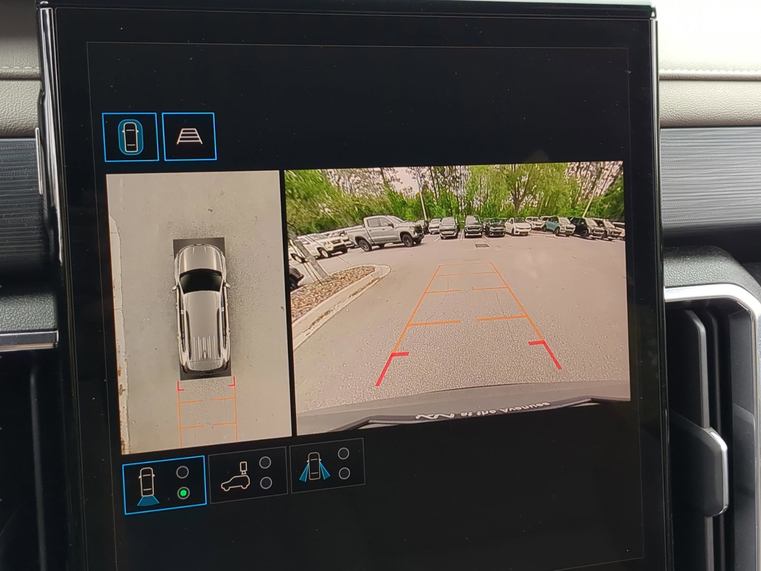 Used 2024 GMC Acadia Elevation image 10