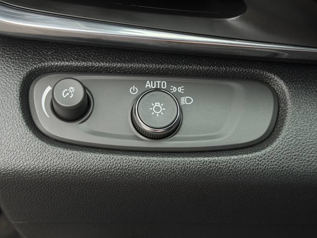 Certified 2025 Buick Envista Preferred FWD image 20