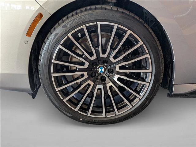 New 2026 BMW i7 xDrive60 w/ Executive Package image 9